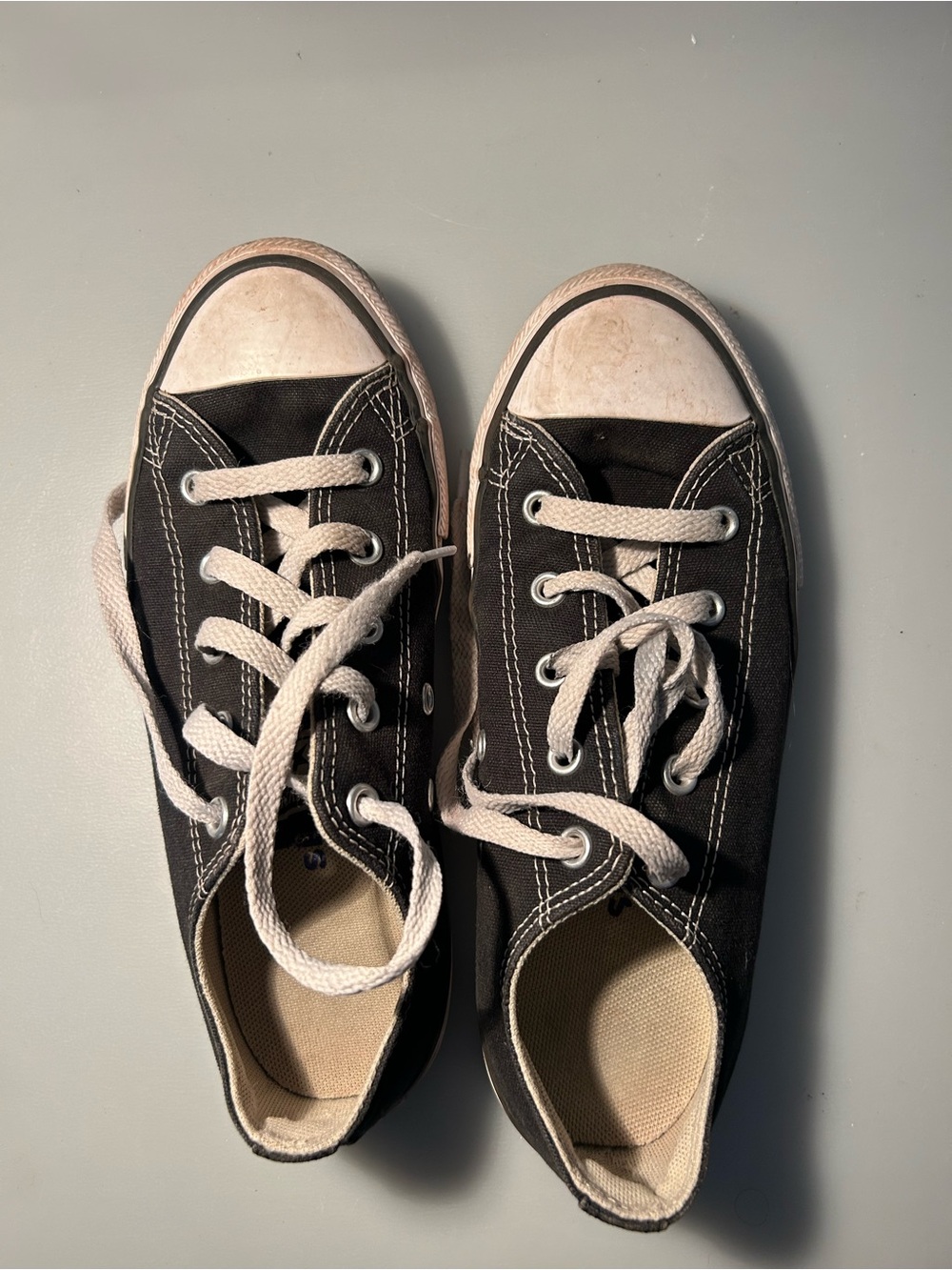 Kids black converse size 3